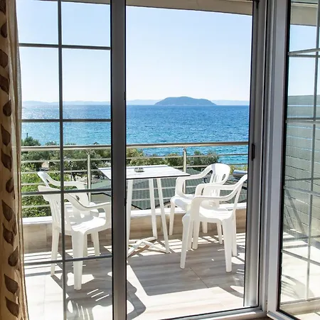 Paradisos Holiday 公寓式酒店