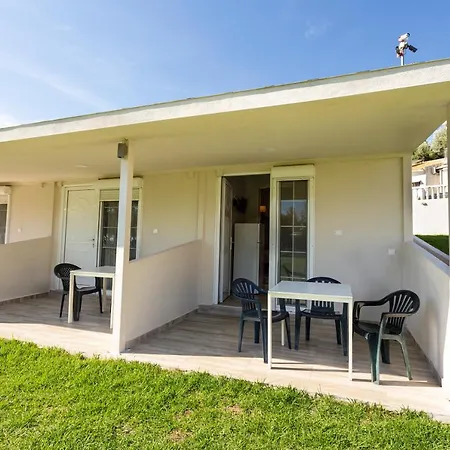 Paradisos Holiday 帕拉迪索