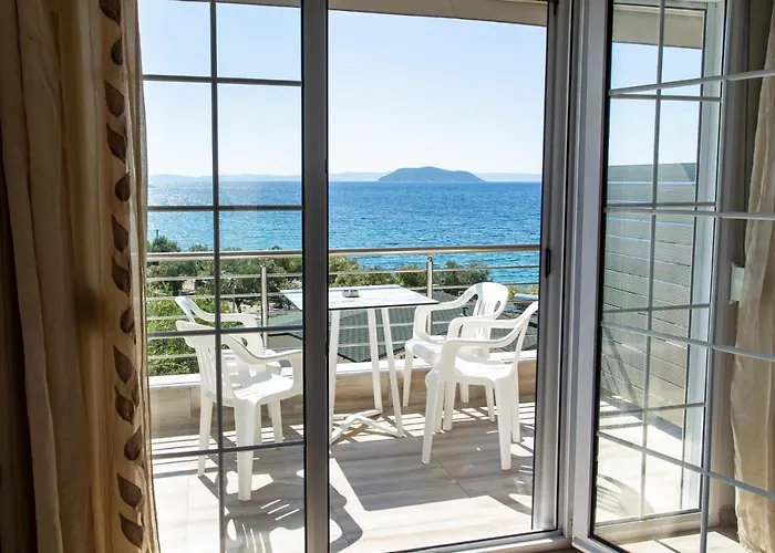 Paradisos Holiday Apart-hotel