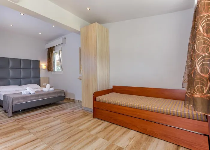 Paradisos Holiday Apart-hotel