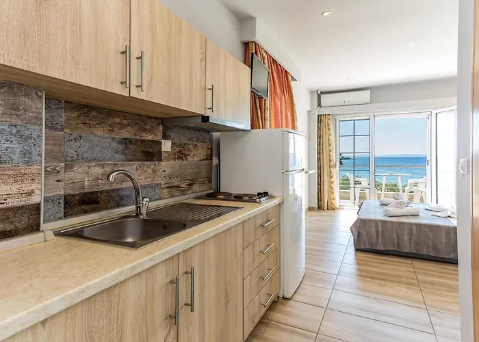 Paradisos Holiday 3* Paradisos